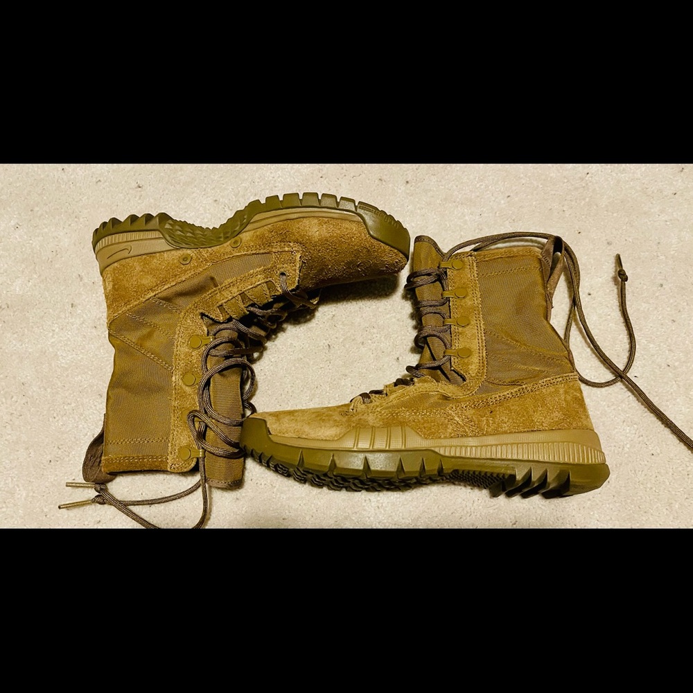 Nike tactical boots tan color boys unisex